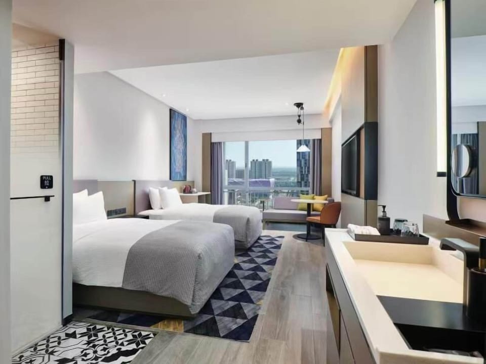 Deluxe Twin Room, City View | Premium bedding, down comforters, minibar (free items), in-room safe