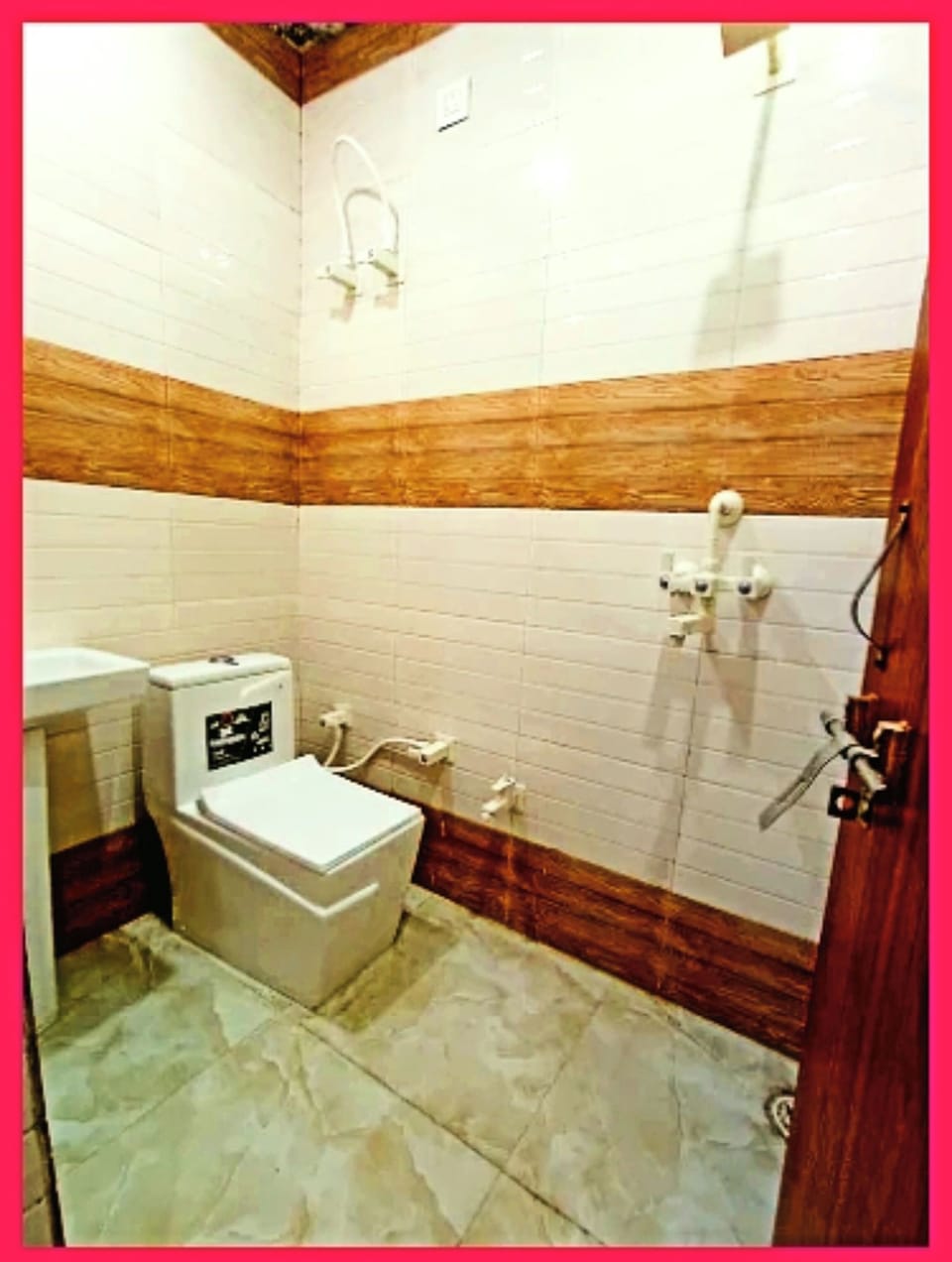 Deluxe Double Room, City View | Bathroom | Shower, rainfall showerhead, towels, soap