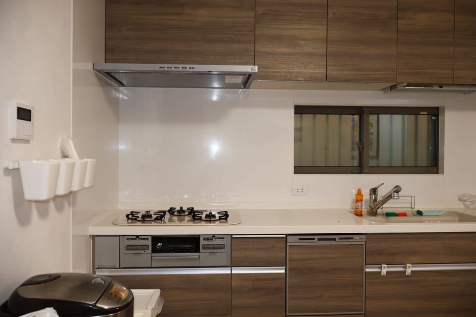 Elite Villa, Non Smoking, Patio | Private kitchen | Fridge, microwave, oven, stovetop