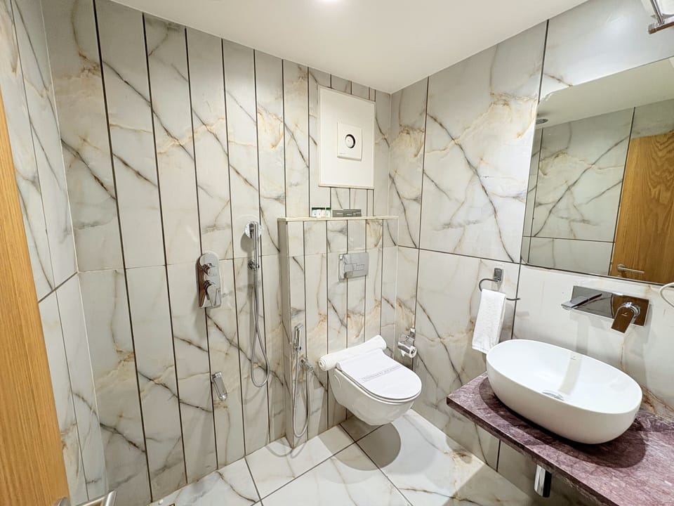 Standard Double or Twin Room, City View | Bathroom | Slippers
