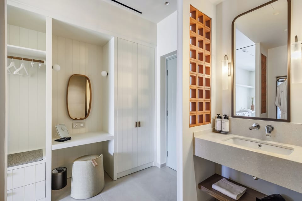 Premium Room, Sea View, Hot Tub  | Bathroom | Shower, hair dryer, bathrobes, slippers