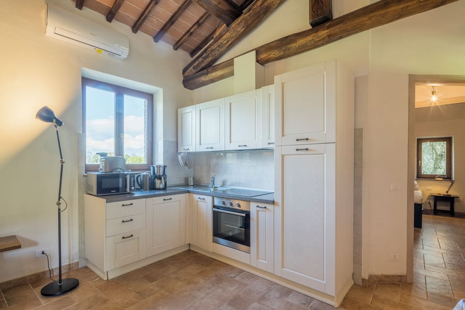 Cottage, Patio, Garden View | Private kitchen | Fridge, microwave, oven, stovetop