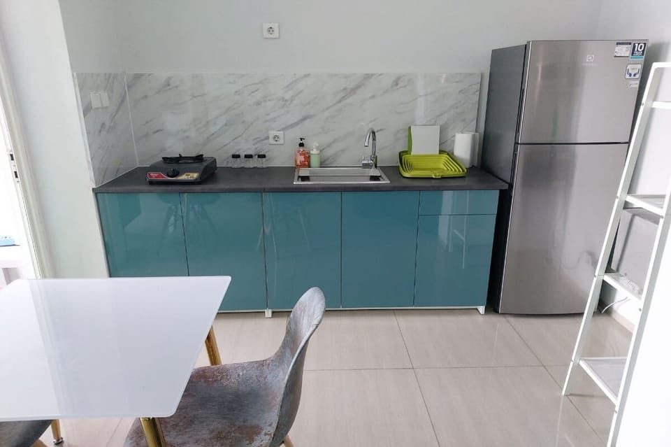 Superior Apartment, 1 Bedroom, Kitchen, City View | Private kitchen | Electric kettle, eco-friendly cleaning products