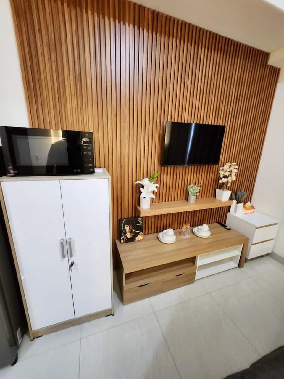 Deluxe Studio, Balcony, City View | Private kitchen