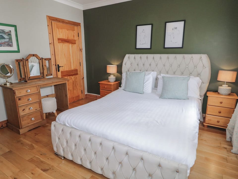 Donagh Cross Town House Cottage in County Donegal