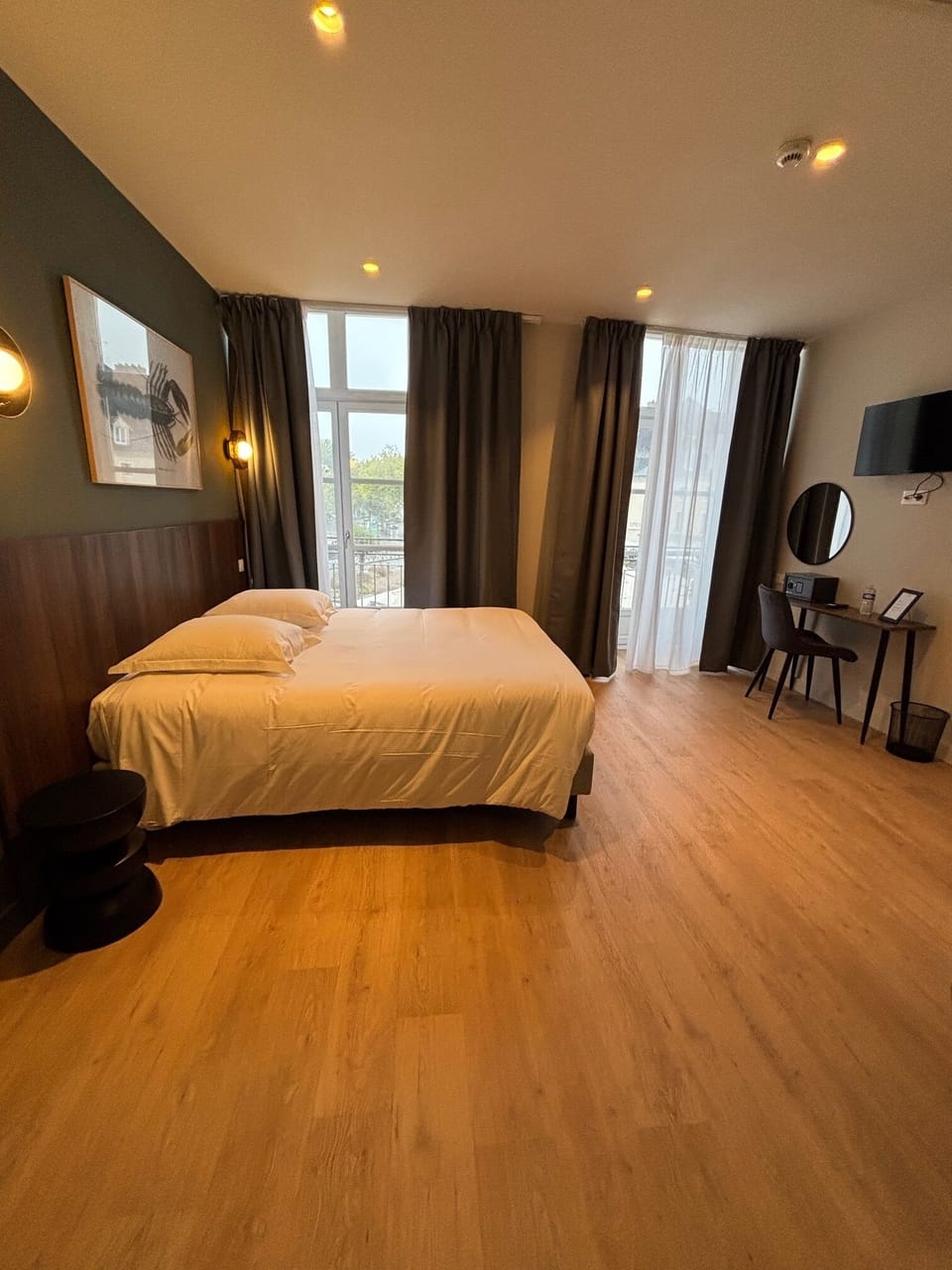 Comfort Double Room, Harbor View | In-room safe, blackout drapes, soundproofing, free cribs/infant beds