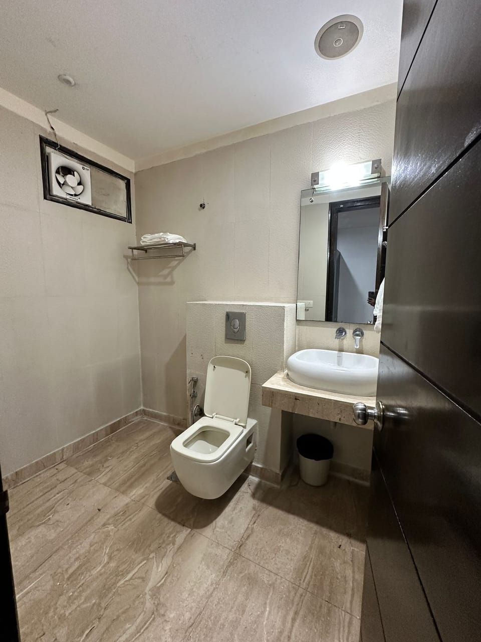 Classic Double Room, Balcony, City View | Bathroom