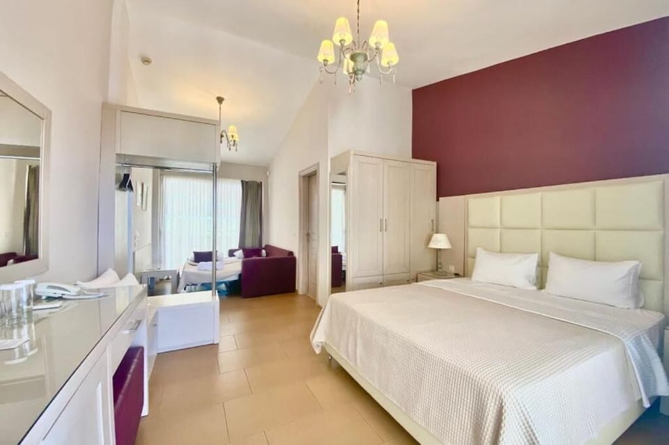 Superior Room, Sea View | Soundproofing, iron/ironing board, free WiFi