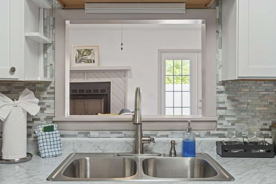 Kitchen sink is fully stocked with all the essentials, making cooking and cleaning a breeze!