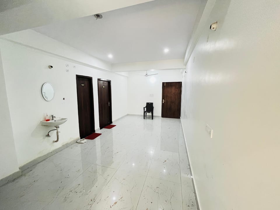Deluxe Duplex, Balcony, City View | Living area