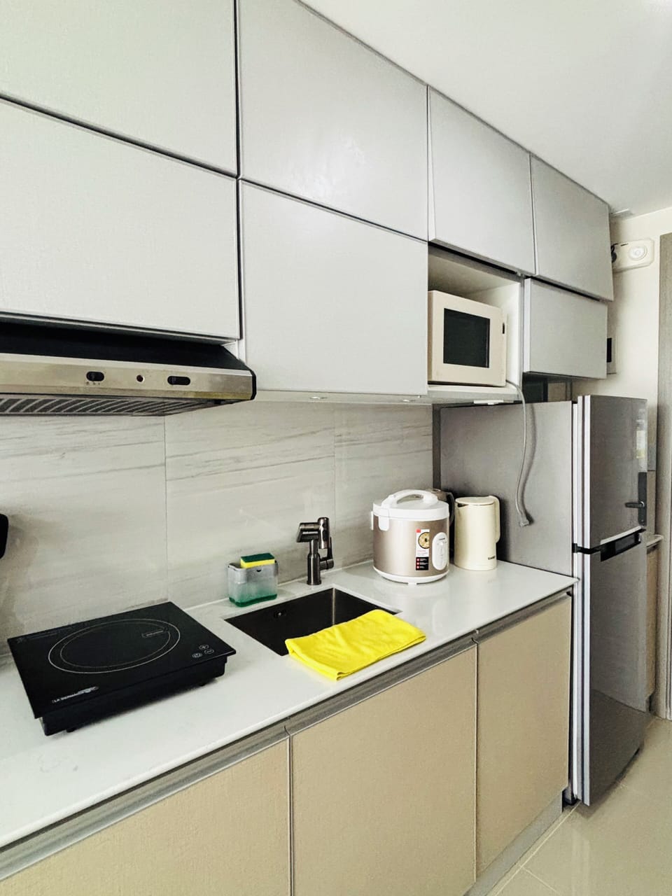 Condo, 1 Bedroom, Accessible, Balcony | Interior