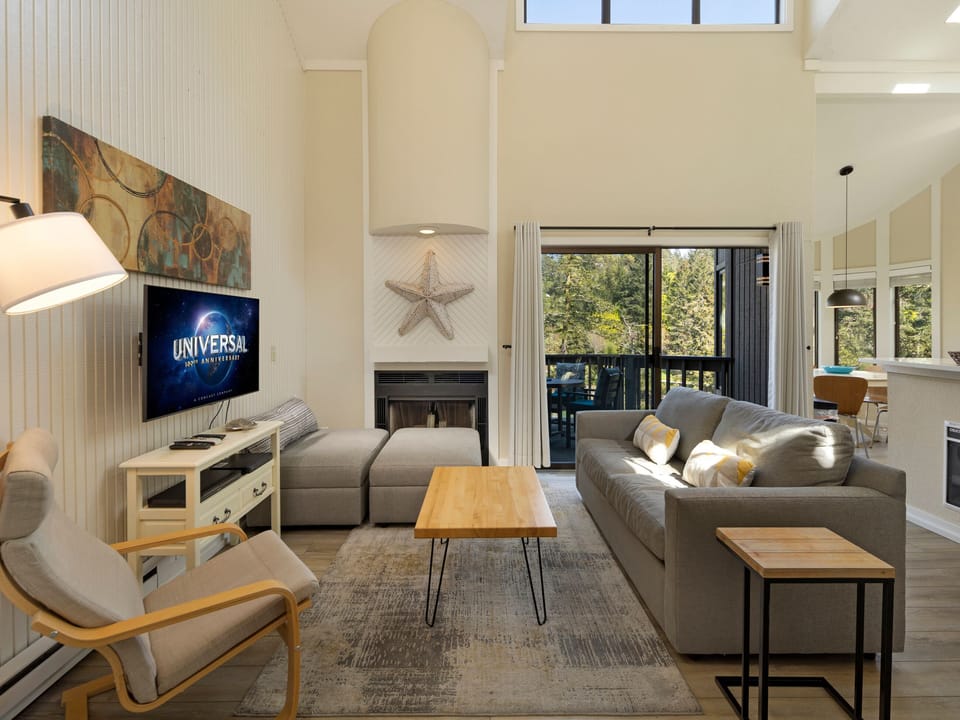 Entry view of main living space.