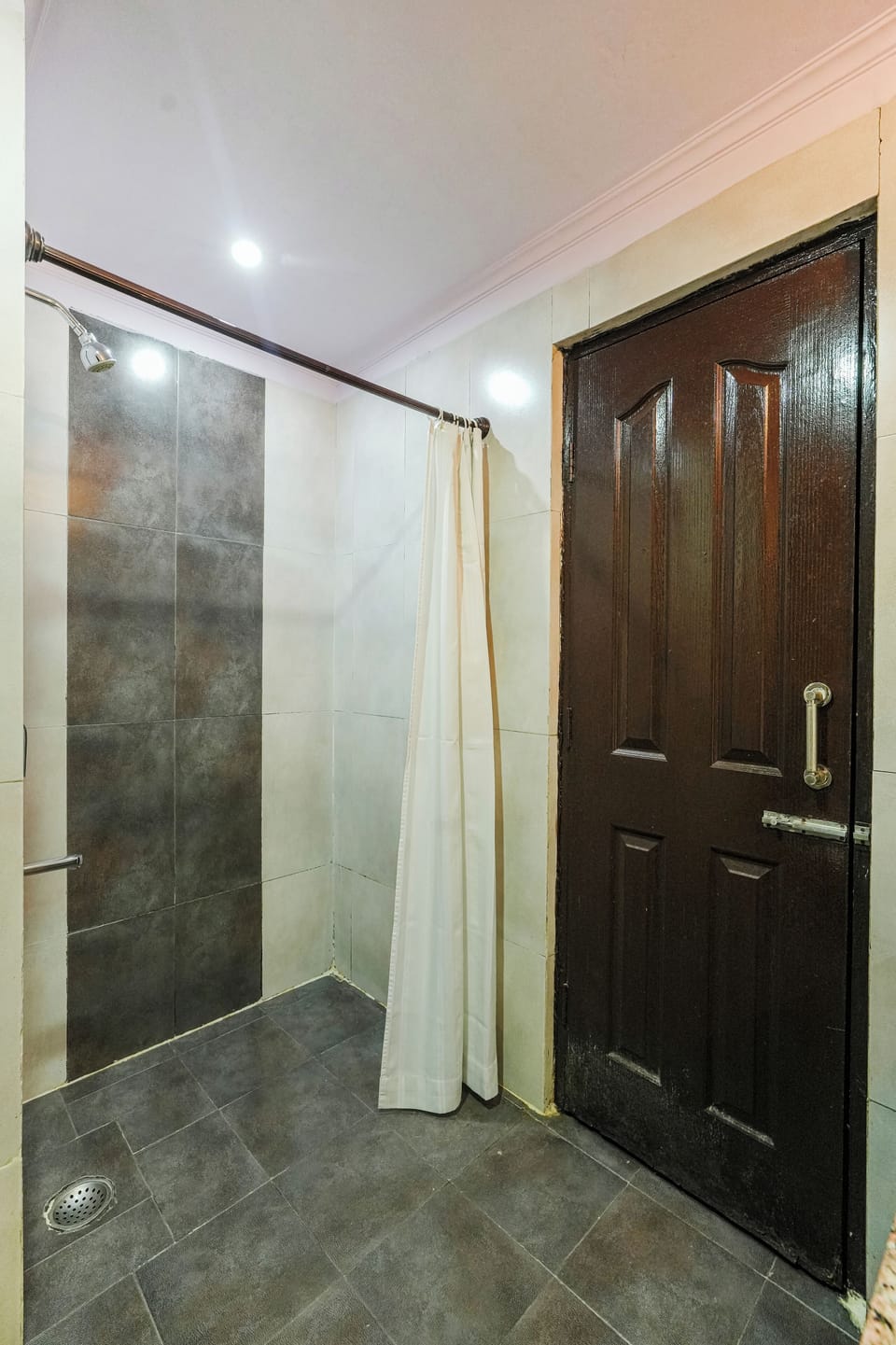 Superior Room, Valley View | Bathroom | Shower, slippers, towels, soap