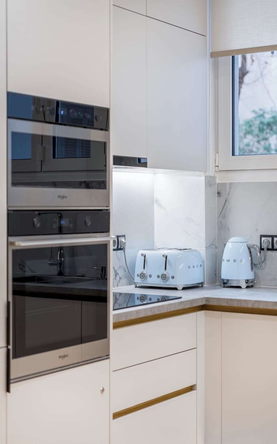 Classic Apartment, Balcony | Private kitchen | Full-size fridge, microwave, oven, stovetop