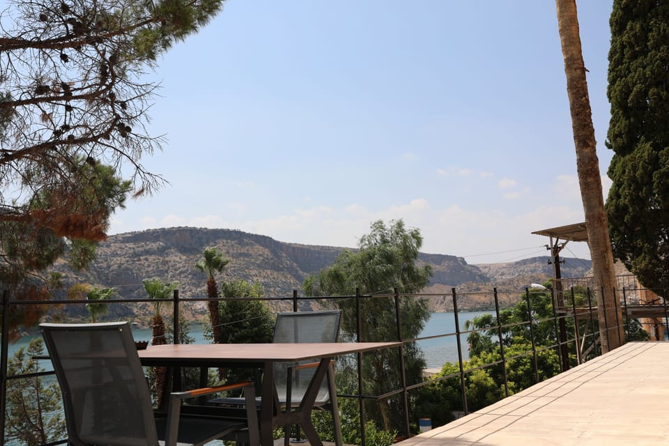 Comfort Double Room, Lake View | Living area