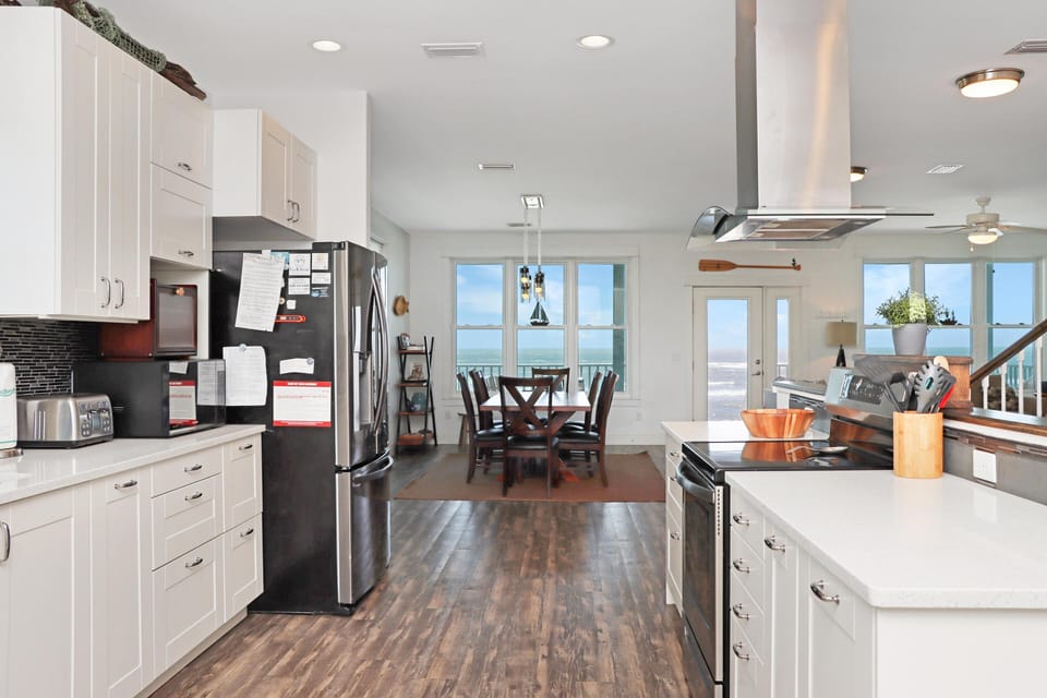 House, Multiple Beds (Sandpiper) | Private kitchen | Oven, toaster