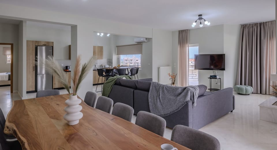 Superior Apartment, City View | Living area