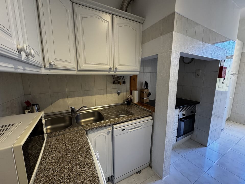 Deluxe Apartment, Private Bathroom, City View (Terrace Marquês) | Soundproofing, iron/ironing board, free WiFi