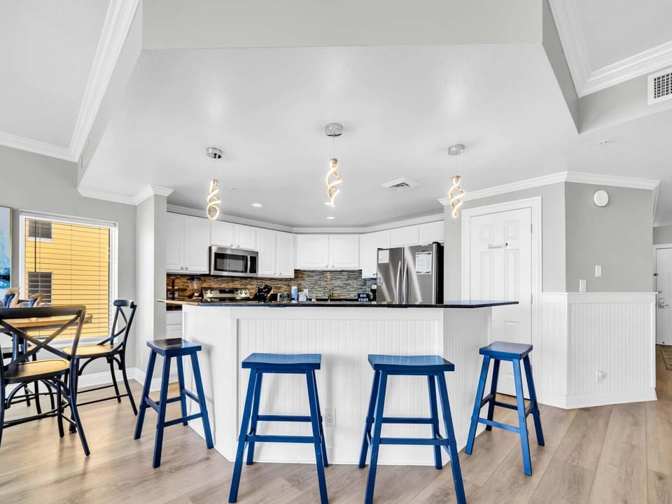 Condo, Multiple Beds (Calypso 1-1709) | Dining