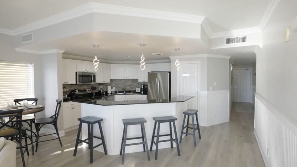 Condo, Multiple Beds (Calypso 1-1709) | Private kitchen | Oven, cookware/dishes/utensils