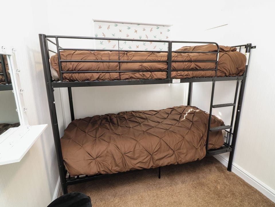 2 bedrooms, individually decorated, individually furnished