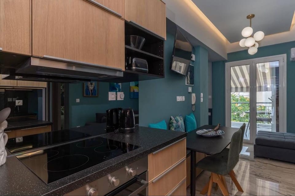Comfort Apartment, 2 Bedrooms, Non Smoking | Private kitchen | Full-size fridge, microwave, oven, stovetop