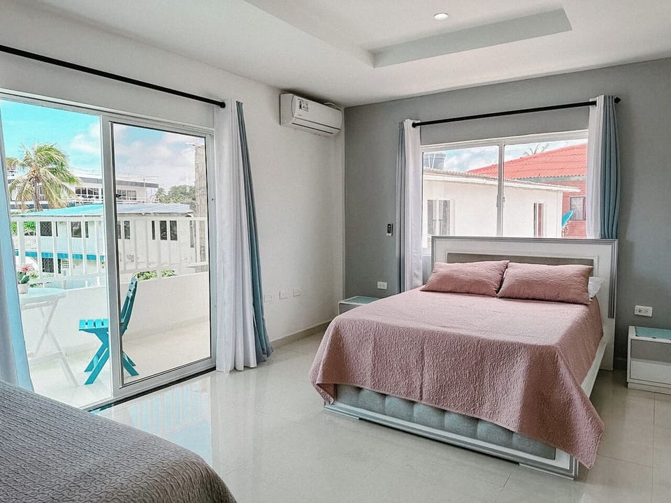 Family Room, Balcony, Courtyard View | Free WiFi, bed sheets