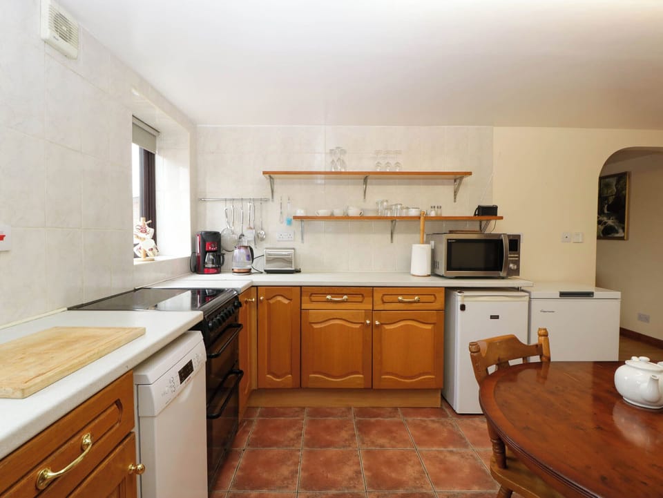 Fridge, microwave, dishwasher, toaster
