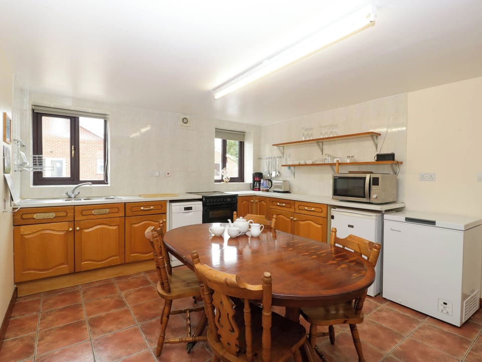Fridge, microwave, dishwasher, toaster
