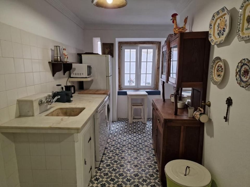 Panoramic Apartment, City View (Chiado View) | Private kitchen