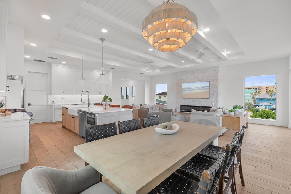 House, Multiple Beds (Sea View Play) | Dining