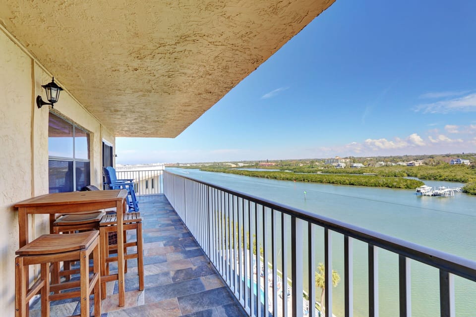 Condo, Multiple Beds (Bayshore Yacht & Tennis 806) | Property grounds