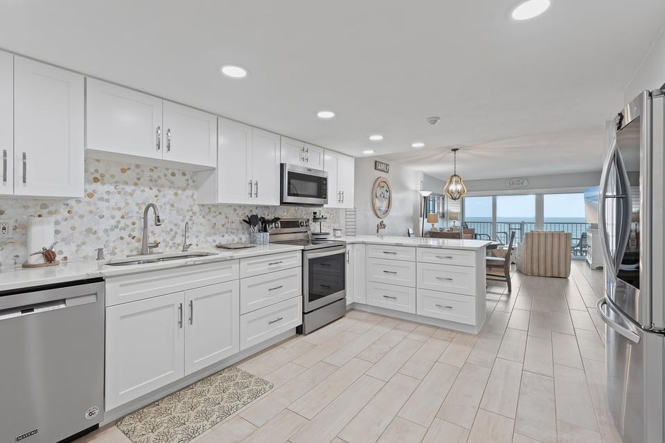 Condo, Multiple Beds (Ponce de Leon Towers 804) | Private kitchen | Oven, toaster