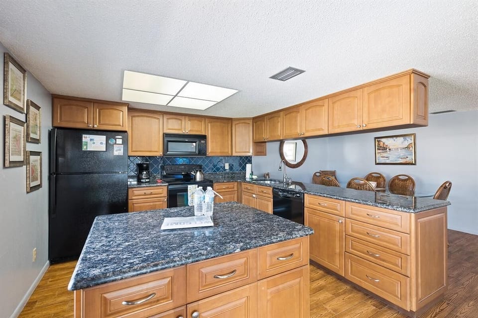 Condo, Multiple Beds (Sea Club #10 - Seascape) | Private kitchen | Oven, toaster