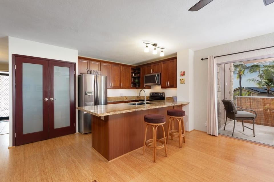 Condo, 1 King Bed with Sofa bed (Alii Villas#320 Remodeled Top Floor &) | Private kitchen