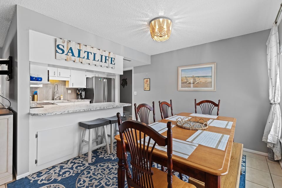 House, Multiple Beds (Aqua Beach Bungalow) | Dining