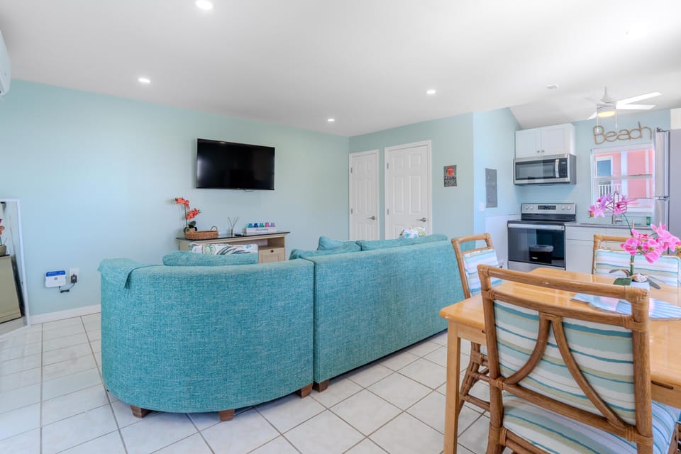 House, 1 Queen Bed with Sofa bed (Island Paradise 3) | Interior