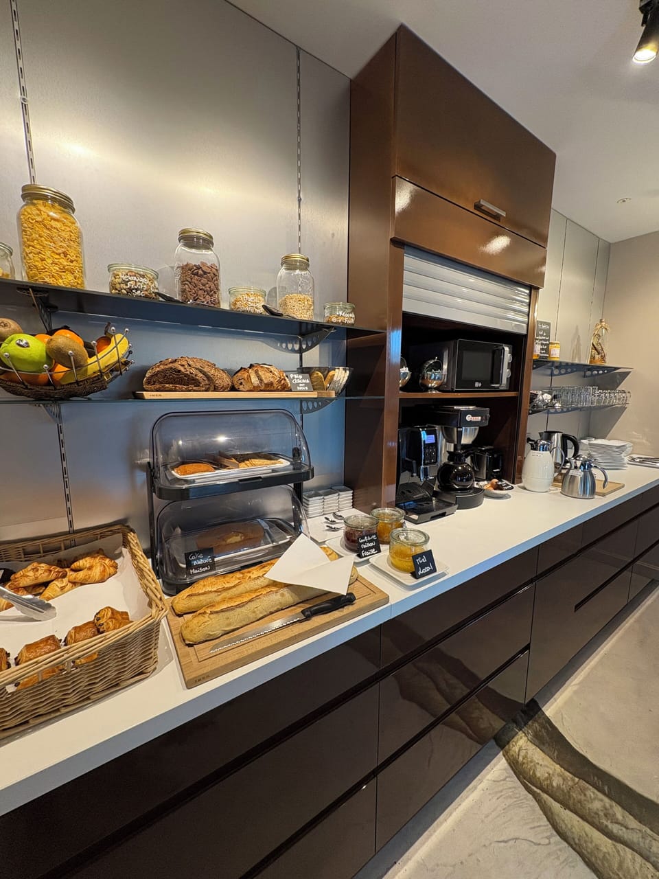 Daily buffet breakfast for a fee