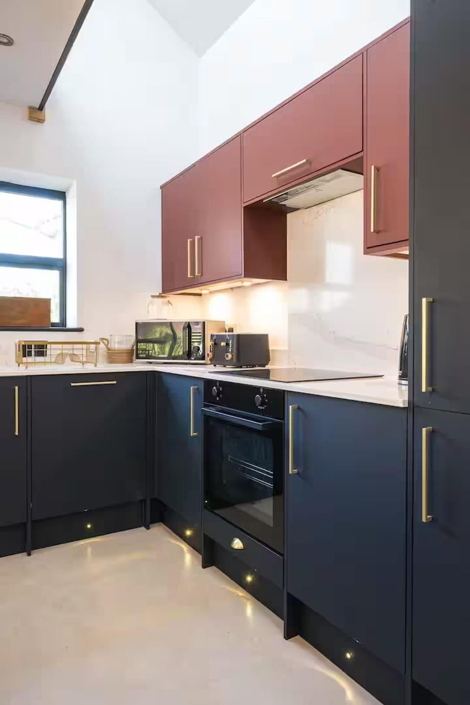House | Private kitchen | Fridge, microwave, oven, stovetop