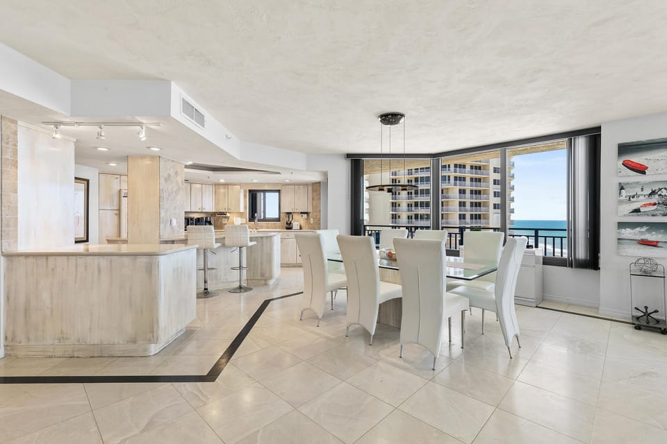 Condo, Multiple Beds (Sherwin Condominium 1801) | Dining