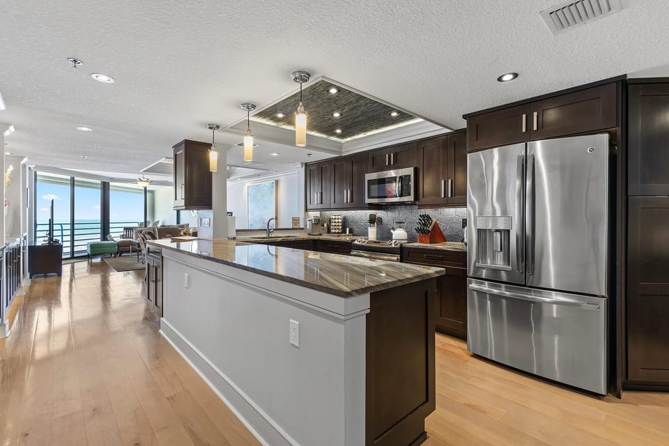 Condo, Multiple Beds (Ebb Tide 702) | Private kitchen | Oven, toaster, cookware/dishes/utensils