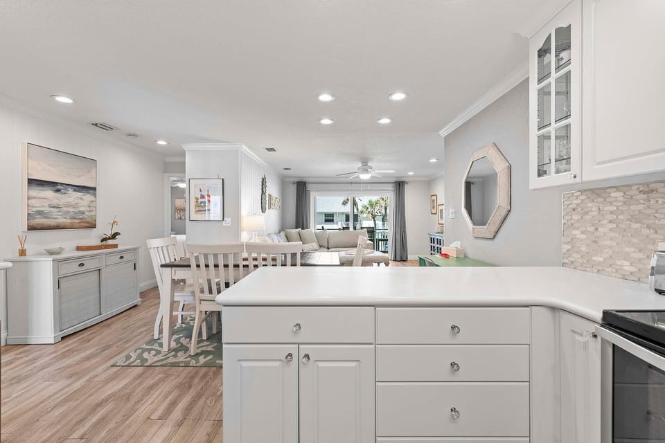Condo, Multiple Beds (Colony Beach Club 248) | Interior