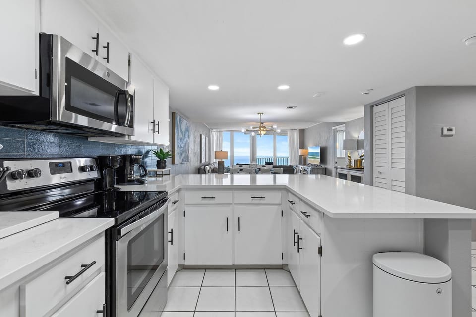 Condo, Multiple Beds (The Shores Club 1105) | Private kitchen | Oven, coffee/tea maker, toaster, blender