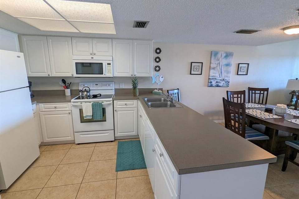 Condo, Multiple Beds (Sea Club #103 - Paradise Palms) | Private kitchen | Oven, toaster