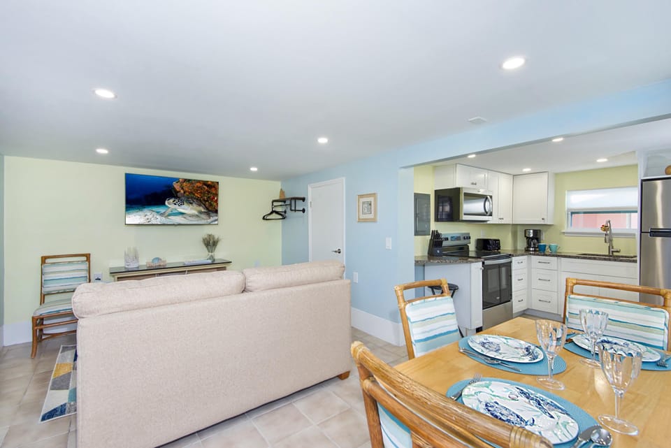 House, 1 Queen Bed with Sofa bed (Island Paradise 6) | Interior