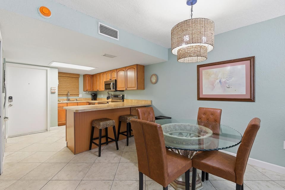 Condo, 1 King Bed with Sofa bed (Ocean Reef Villas 207) | Dining