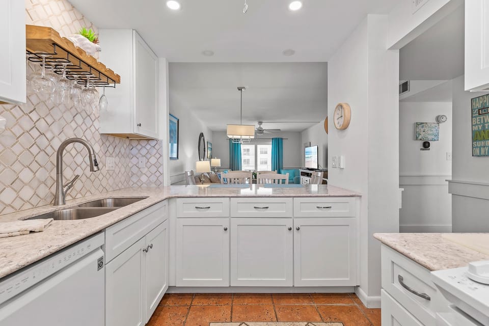 Condo, Multiple Beds (Sea Coast Gardens II 410) | Private kitchen | Oven, toaster