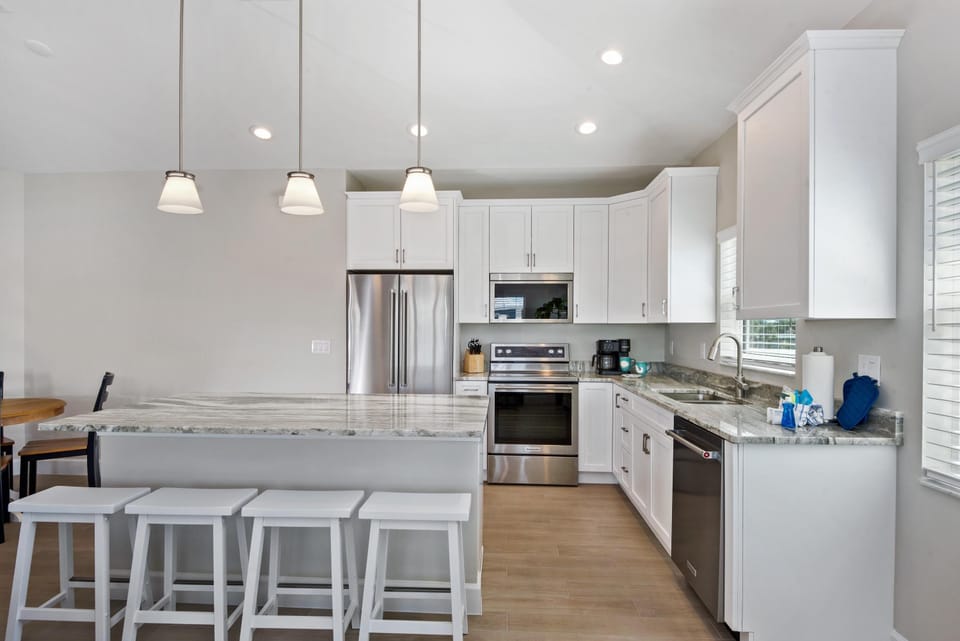 House, Multiple Beds (Betty’s Beach House) | Private kitchen | Oven, toaster