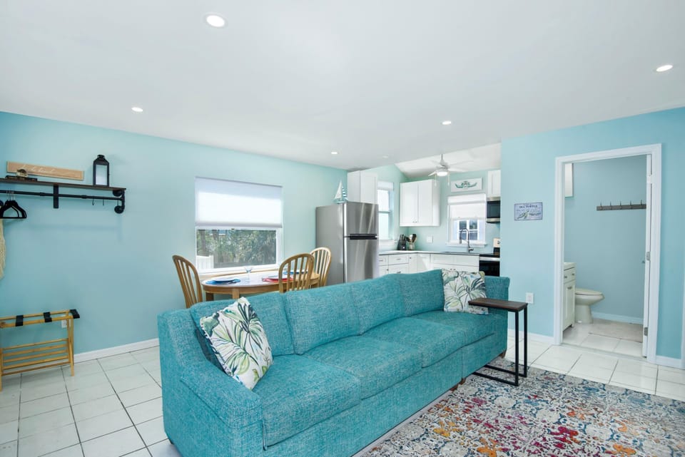House, 1 Queen Bed with Sofa bed (Island Paradise 4) | Living area