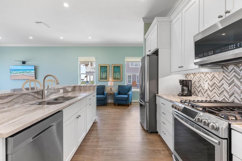 House, Multiple Beds (Ocean Dream) | Private kitchen | Oven, toaster